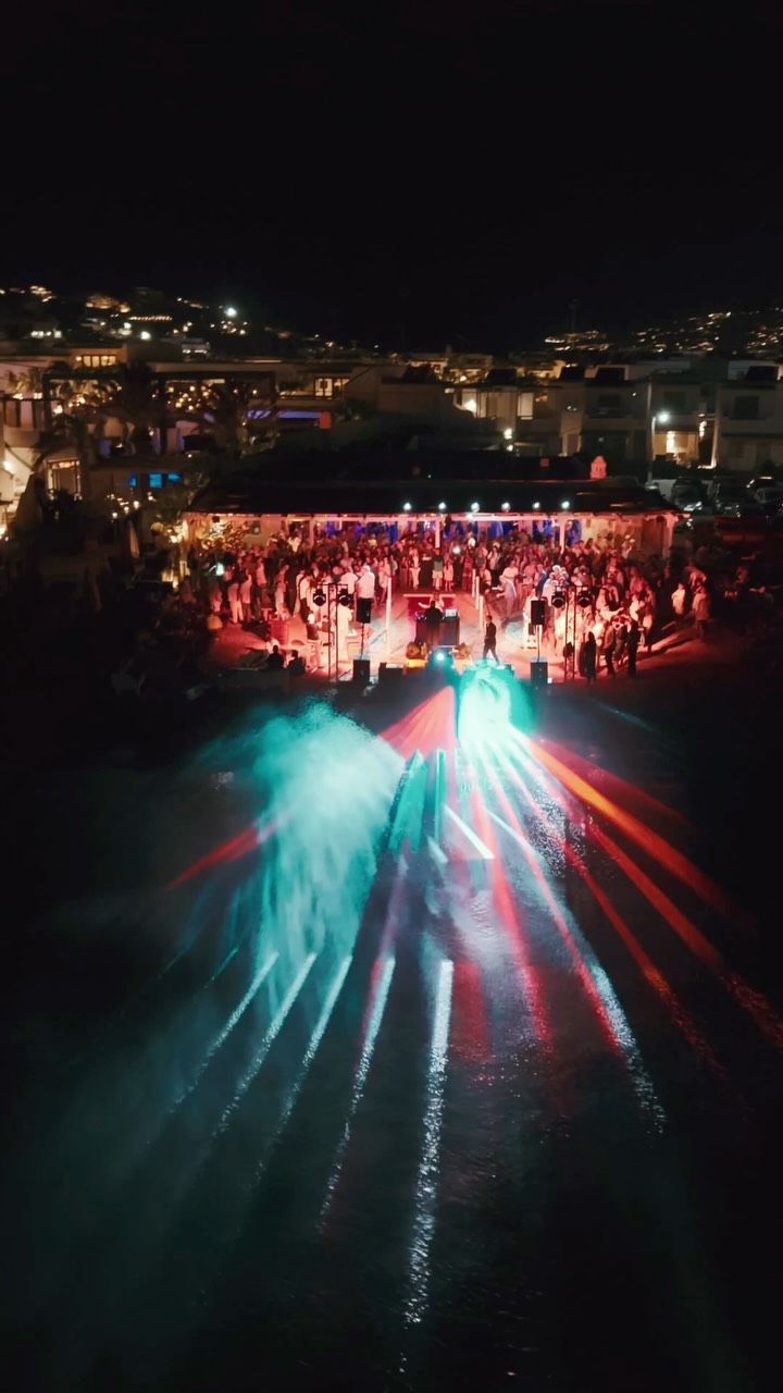 The sea became our canvas.
Light became the story.

From stunning water projections to dynamic lighting and crystal-clear sound, every element came together to create an unforgettable night by the beach.