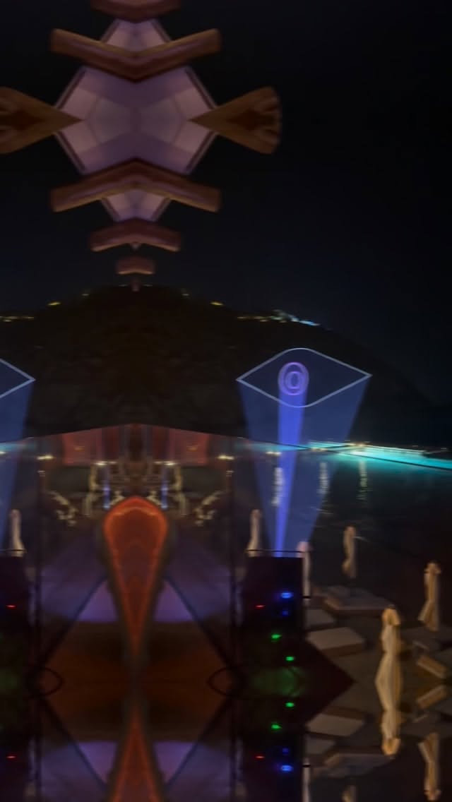 When laser technology becomes more than lighting, it becomes an obsession.
Creating immersive atmospheres and unforgettable moments in Mykonos.